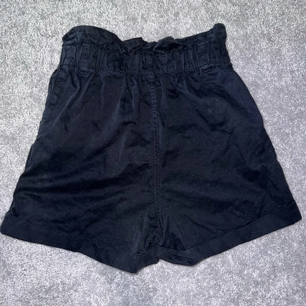 H&M High Wasted Black Paperbag Shorts